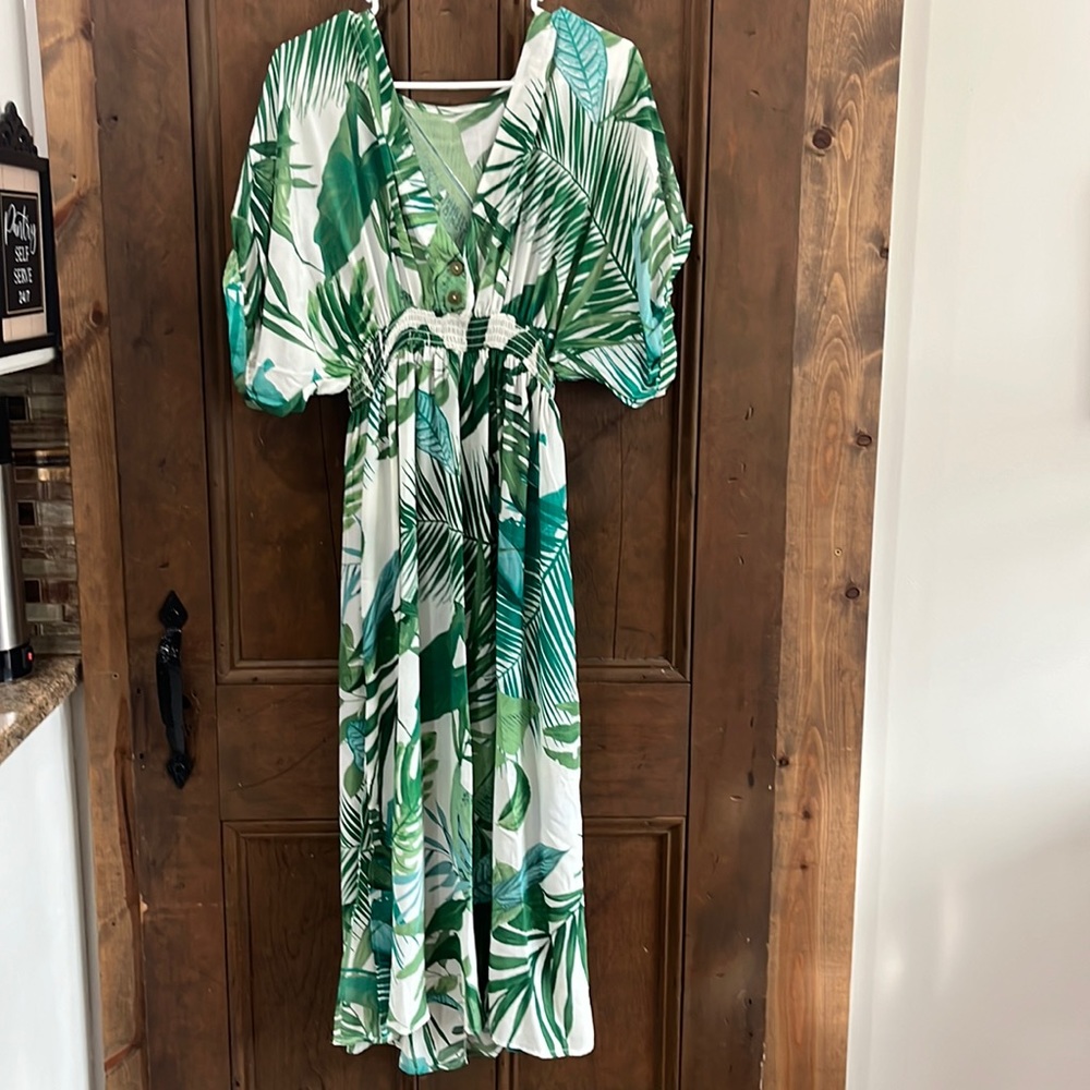 CUPSHE LONG DRESS WITH ELASTIC WAIST, V NECKLINE
